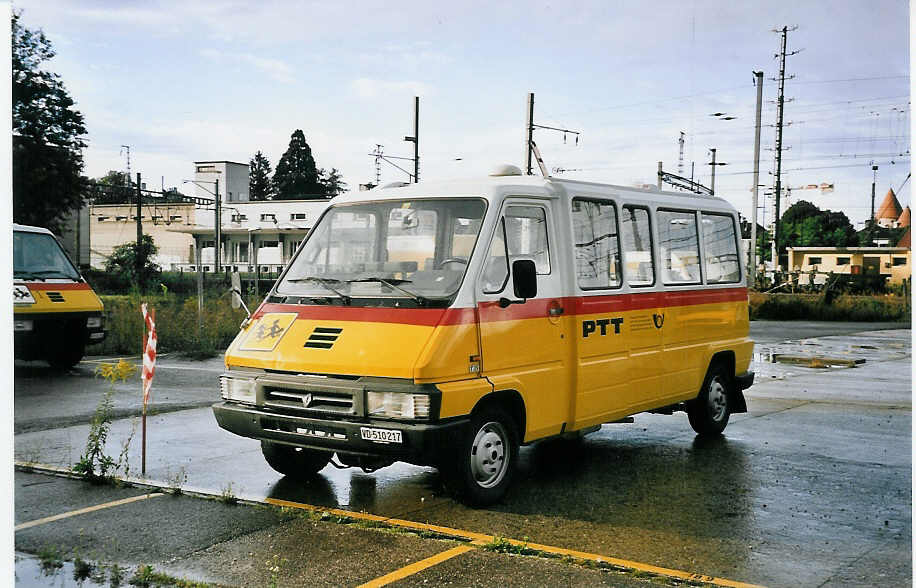 (062'813) - CarPostal Vaud-Fribourg - VD 510'217 - Peugeot am 30. August 2003 in Yverdon, Garage