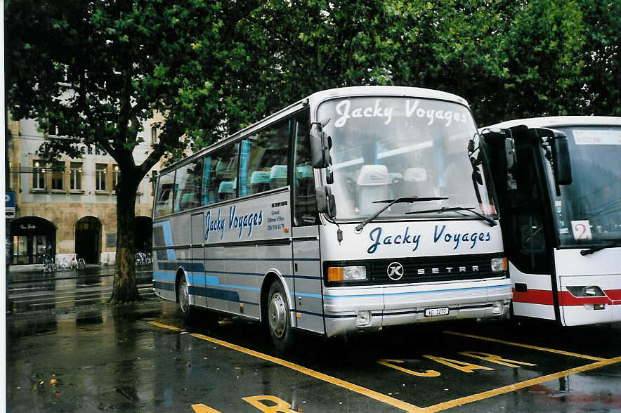 (063'130) - Jacky Voyages, Chteau-d'Oex - VD 1270 - Setra am 30. August 2003 in Bern, Schtzenmatte