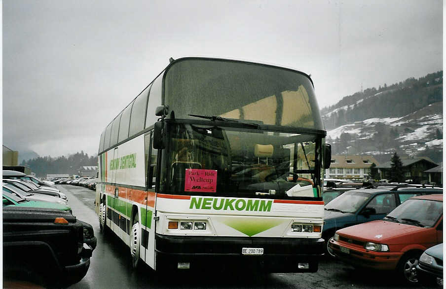 (065'302) - Neukomm, Horboden - BE 200'789 - Neoplan am 7. Februar 2004 in Frutigen, Flugplatz