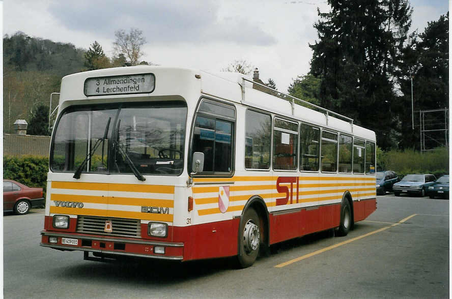 (066'515) - STI Thun - Nr. 31/BE 419'031 - Volvo/R&J (ex SAT Thun Nr. 31) am 17. April 2004 bei der Schifflndte Thun