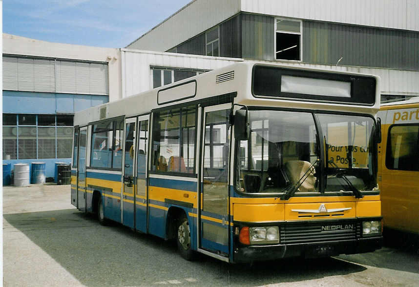 (066'818) - EAB Engelberg - Neoplan (ex AHW Horgen Nr. 20) am 21. April 2004 in Biel, BTR