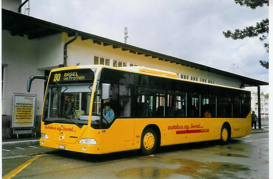 (069'233) - AAGL Liestal - Nr. 68/BL 6116 - Mercedes am 10. Juli 2004 beim Bahnhof Liestal