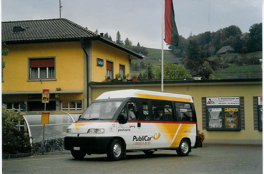 (071'811) - Schrch, Gutenburg - Nr. 1/BE 173'890 - Fiat am 6. Oktober 2004 beim Bahnhof Huttwil