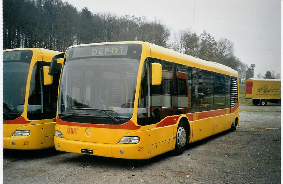 (072'924) - BLT Oberwil - Nr. 23 - Mercedes am 11. Dezember 2004 in Kloten, EvoBus