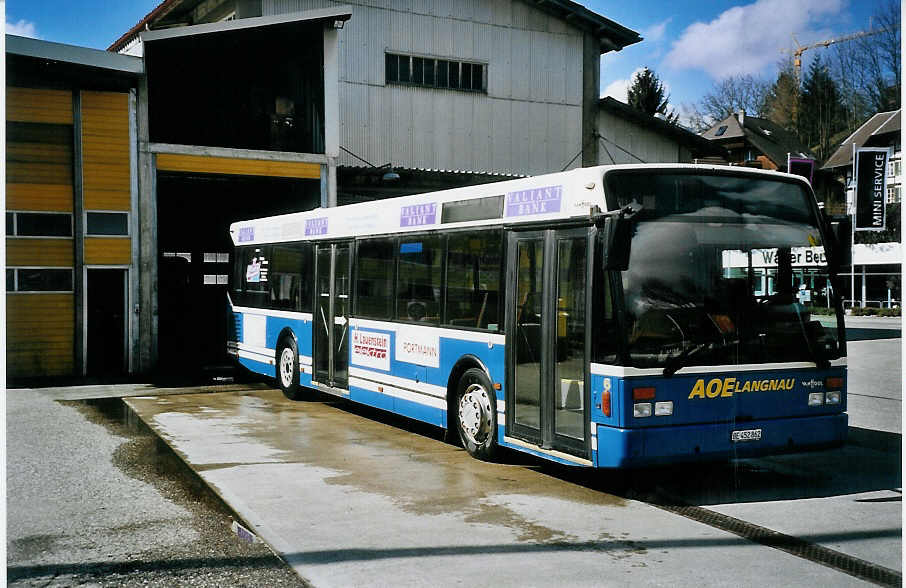 (075'728) - AOE Langnau - Nr. 6/BE 452'862 - Van Hool am 25. Mrz 2005 in Langnau, Garage