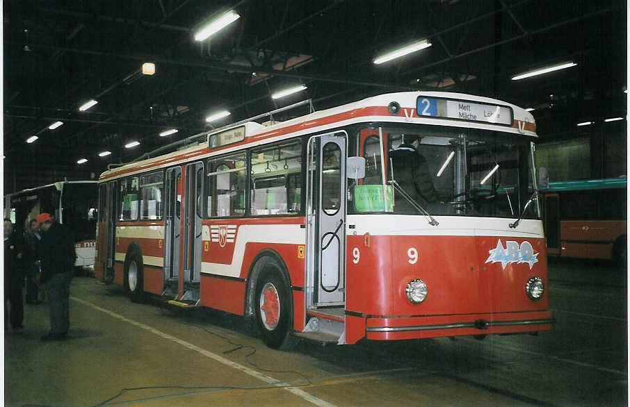 (076'401) - VB Biel (TVB+TVS) - Nr. 9 - FBW/R&J Trolleybus am 23. April 2005 in Biel, Depot