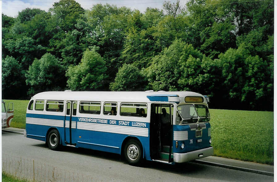 (077'202) - VBL Luzern - Nr. 76/BL 15'052 - Twin Coach am 5. Juni 2005 in Bubendorf