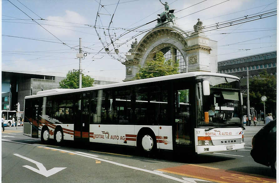 (077'809) - ARAG Ruswil - Nr. 17/LU 15'752 - Setra am 18. Juni 2005 beim Bahnhof Luzern