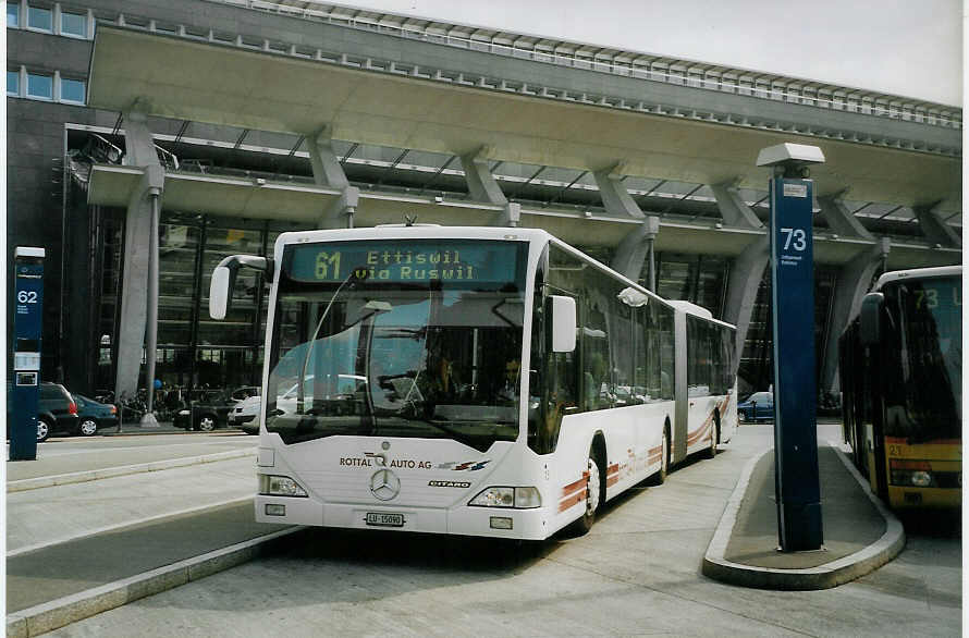 (077'823) - ARAG Ruswil - Nr. 15/LU 15'090 - Mercedes am 18. Juni 2005 beim Bahnhof Luzern