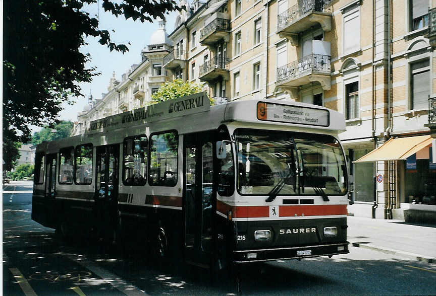 (079'206) - VBSG St. Gallen - Nr. 215/SG 141'215 - Saurer/Hess am 28. Juli 2005 beim Bahnhof St. Gallen