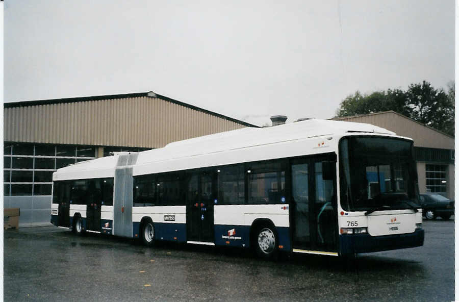 (081'031) - TPG Genve - Nr. 765 - Hess/Hess Gelenktrolleybus am 19. Oktober 2005 in Bellach, Hess