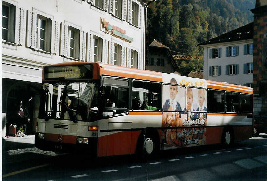 (081'127) - AAGU Altdorf - Nr. 22/UR 9136 - Mercedes/R&J am 20. Oktober 2005 in Altdorf, Telldenkmal