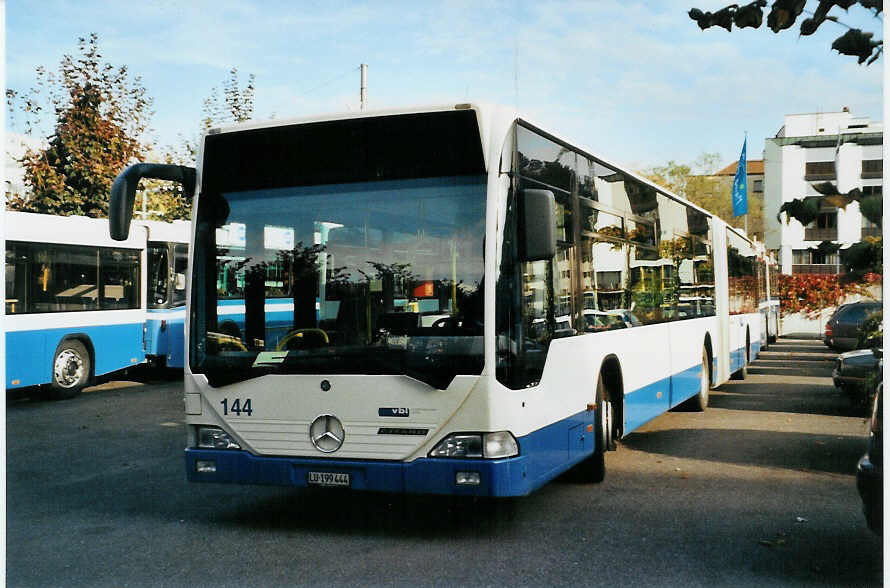 (081'212) - VBL Luzern - Nr. 144/LU 199'444 - Mercedes am 20. Oktober 2005 in Luzern, Swisscom