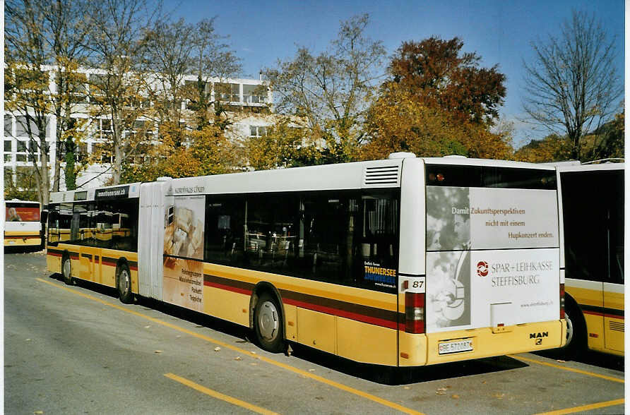 (081'424) - STI Thun - Nr. 87/BE 572'087 - MAN am 31. Oktober 2005 bei der Schifflndte Thun