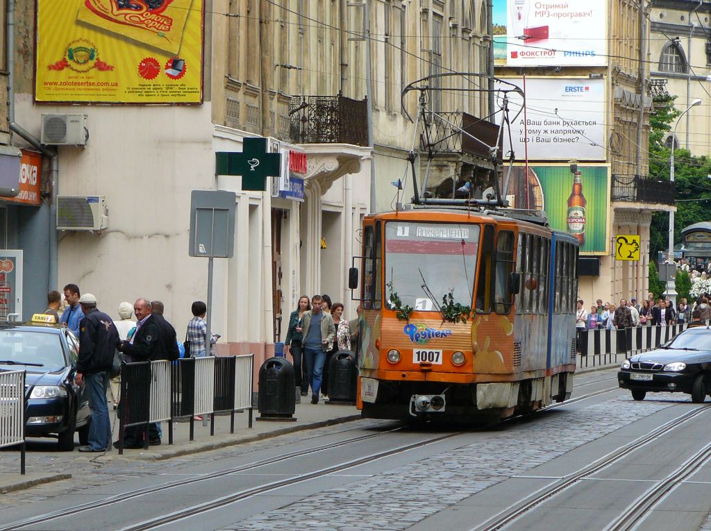 1007 Vul. Doposhenka Lviv 12-06-2011.