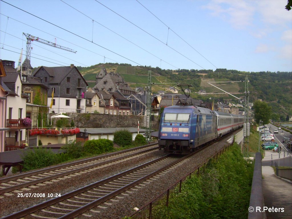 101 102-2 schiebt den IC 2116 Stuttgart-Stralsund. 25.07.08
