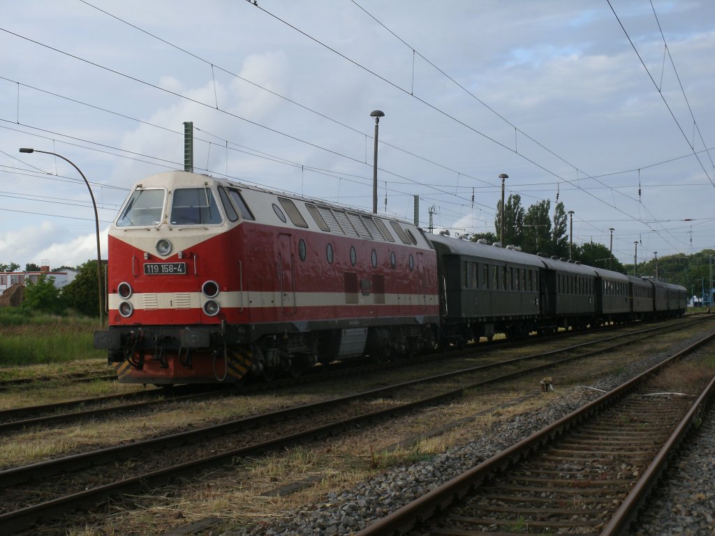 119 158-4,am 29.Juni 2013,mit dem St�rtebekersonderzug in Bergen/R�gen.