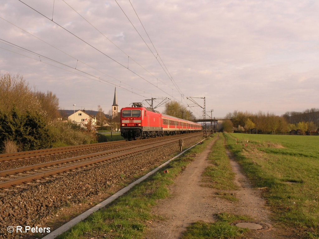 143 076 kommt wieder zurck mit einer RB Jossa bei Thngersheim. 12.04.08