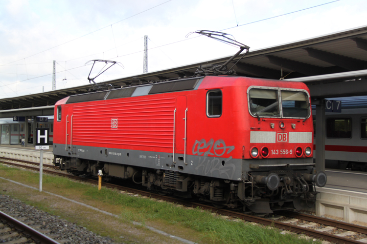 143 556-9 war zu Gast im Rostock Hbf und fuhr wenig spter Richtung Berlin/Cottbus.19.10.2011