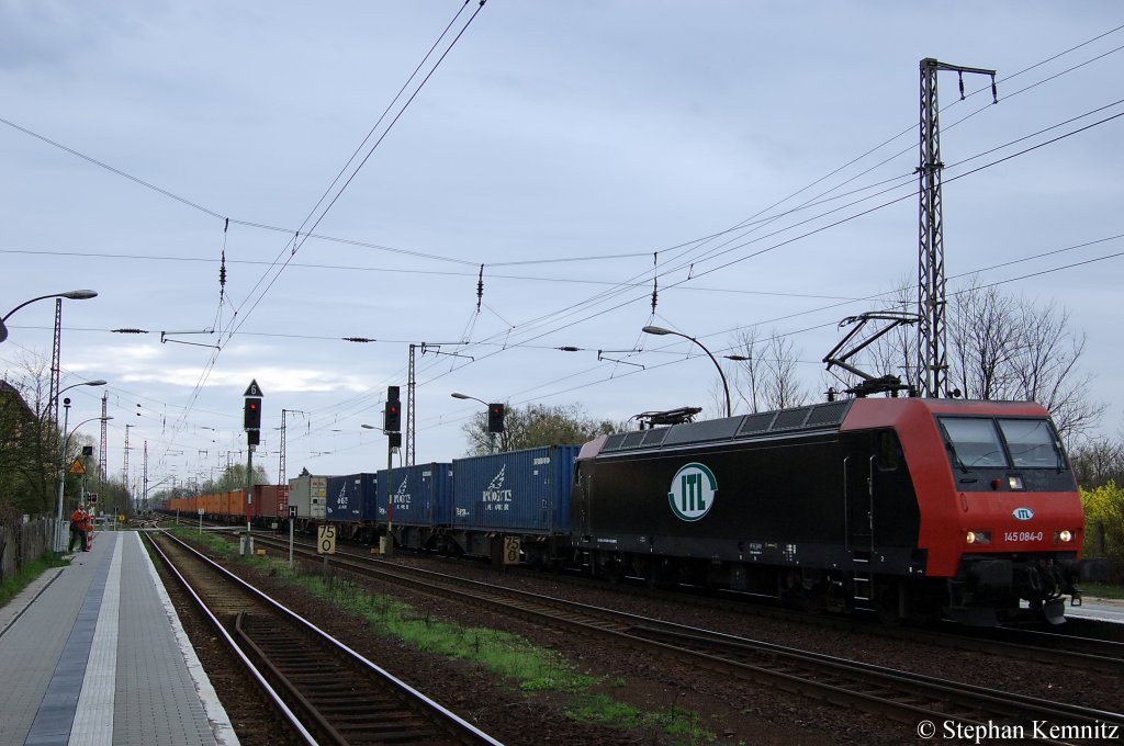 145 084-0 ex 481 002-4 MRCE im Dienst fr die ITL mit Containerzug in Priort in Richtung Hennigsdorf unterwegs. 07.04.2011