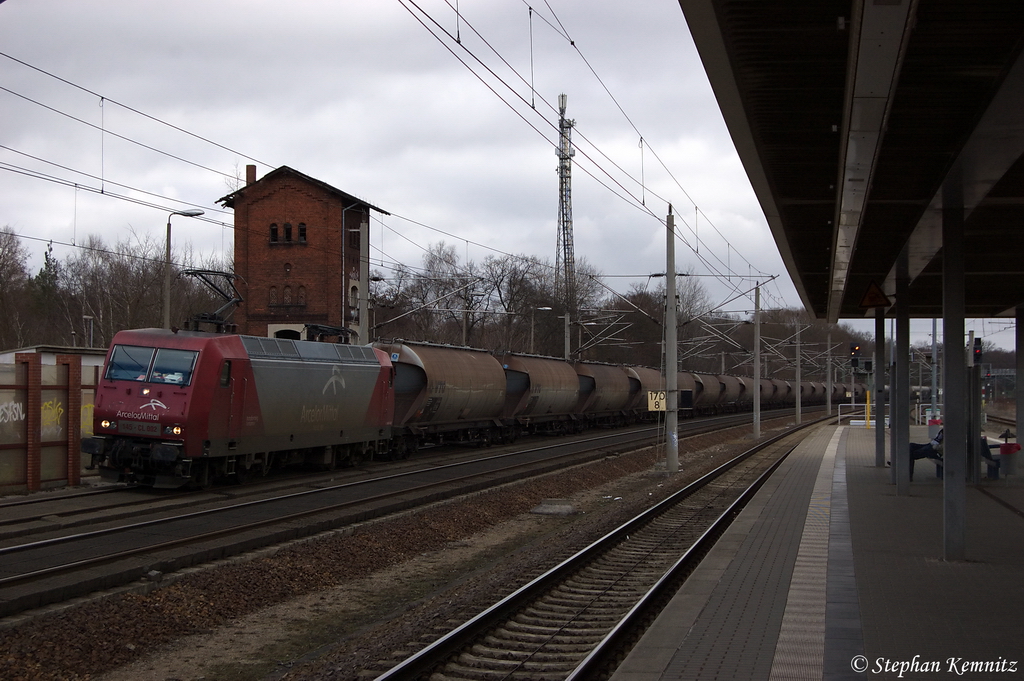 145-CL 002 (145 082-4) ArcelorMittal Eisenhttenstadt Transport GmbH mit einem Kesselzug  Kohlenstaub  in Rathenow in Richtung Stendal unterwegs. 11.03.2012