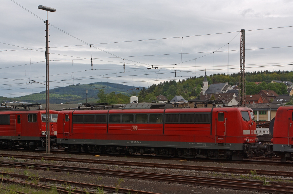 151 147-6 der DB Schenker Rail abgestellt am 18.05.2012 in Kreuztal.