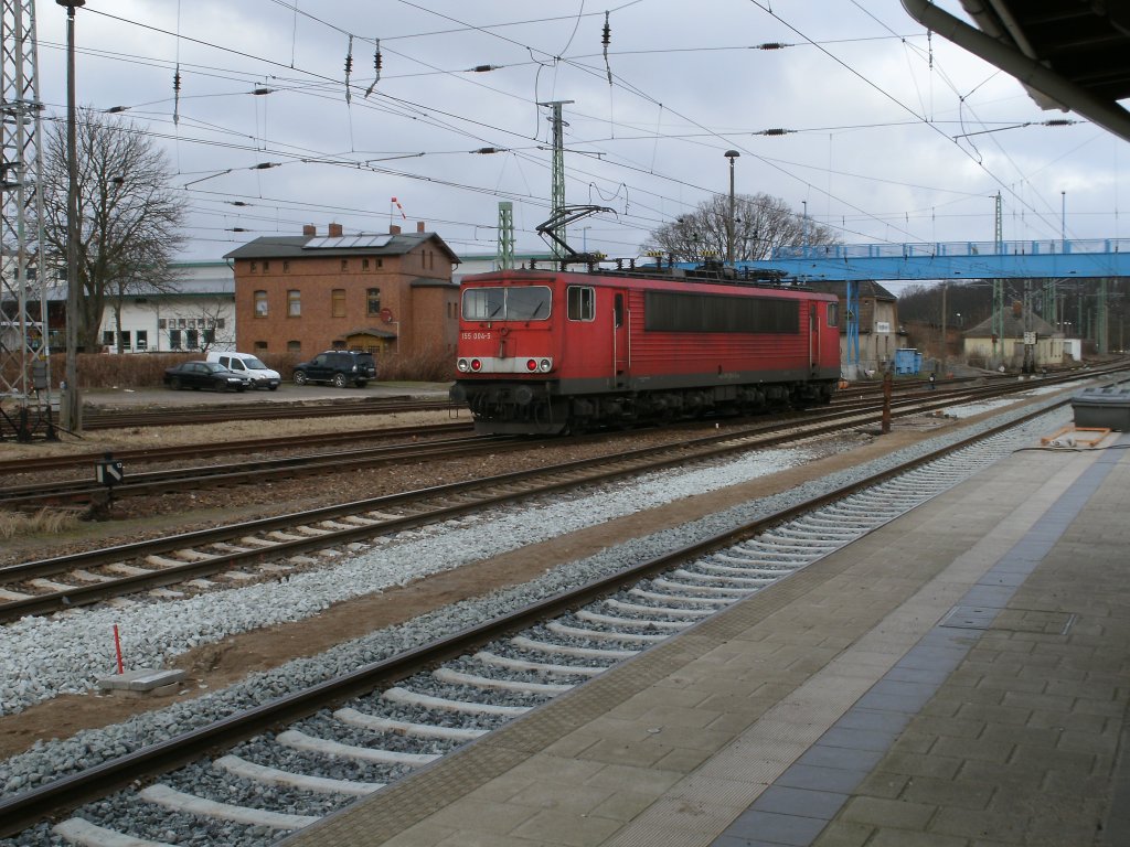 155 004 verlie� als Lz Bergen/R�gen am 09.Februar 2011.