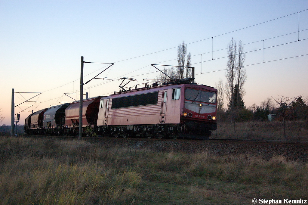 155 219-9 DB Schenker Rail Deutschland AG mit einem Kalizug in Stendal(Wahrburg) und fuhr in Richtung Tangerhtte weiter. 22.11.2012