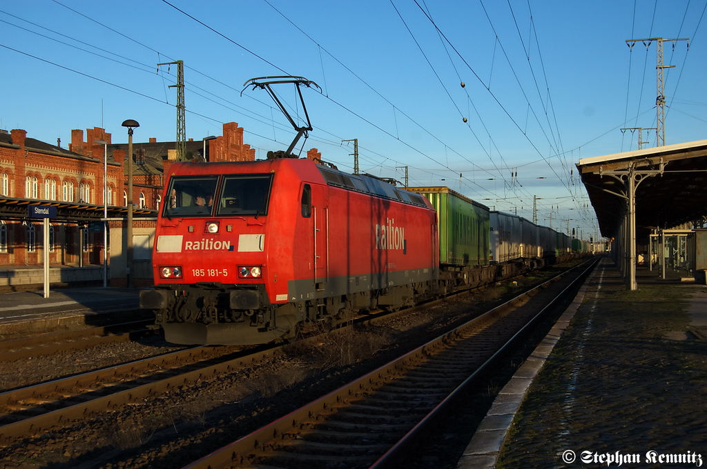 185 181-5 mit dem Hangartner in Stendal Richtung Witternberge unterwegs. 15.01.2012