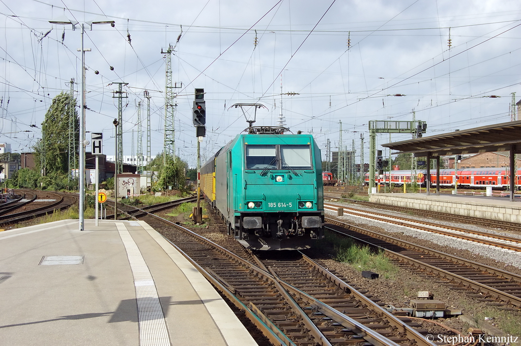 185 614-5 im Dienst f�r die TXL - TX Logistik AG mit einem Autotransport in Bremen. 13.09.2011