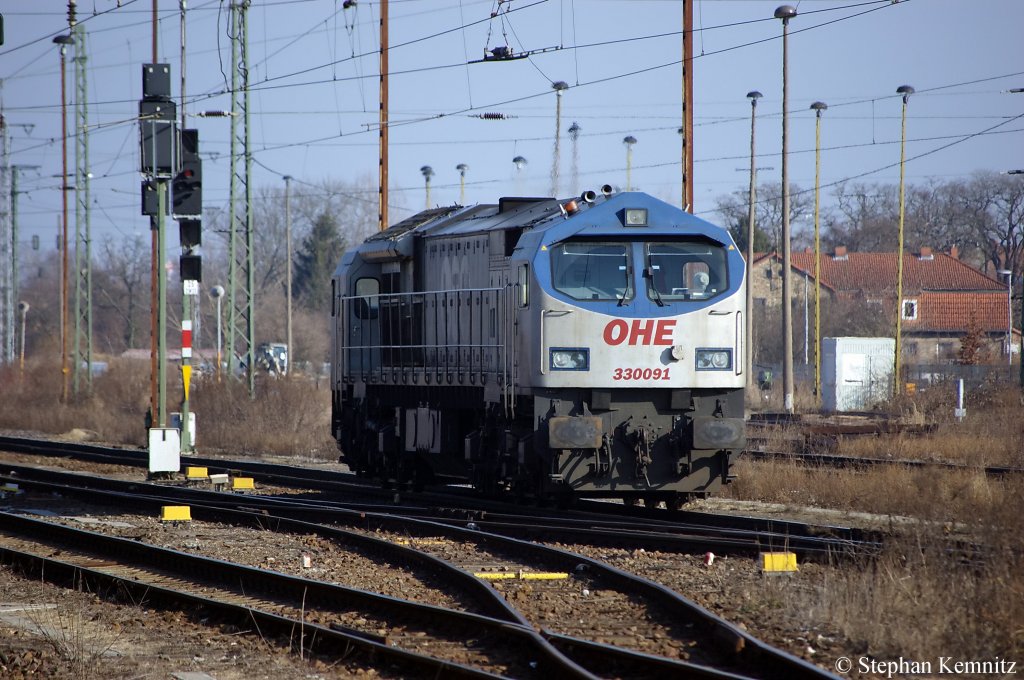 330091 (250 009-8) von der OHE Osthannoversche Eisenbahnen AG als Lz in Stendal. 22.02.2011