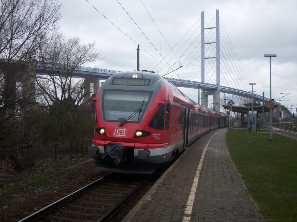 427 005 am 18.April 2008 in Stralsund-Rgendamm.