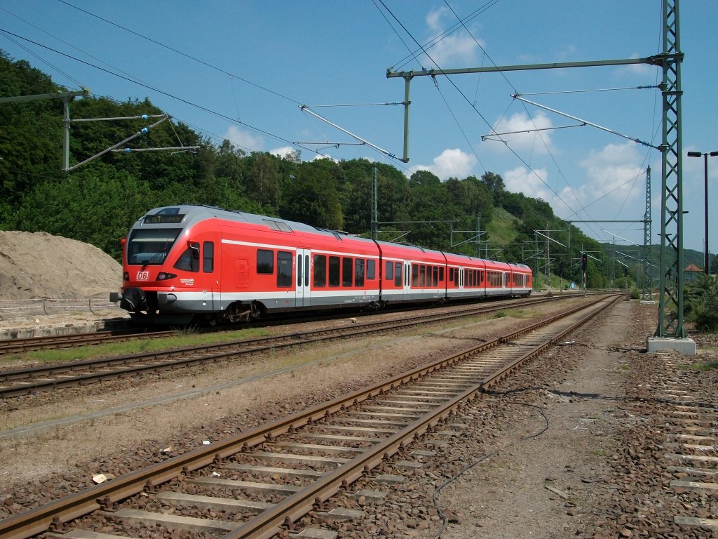 429 027 verlie� als RE Stralsund-Binz den umgebauten Bahnhof Lietzow.