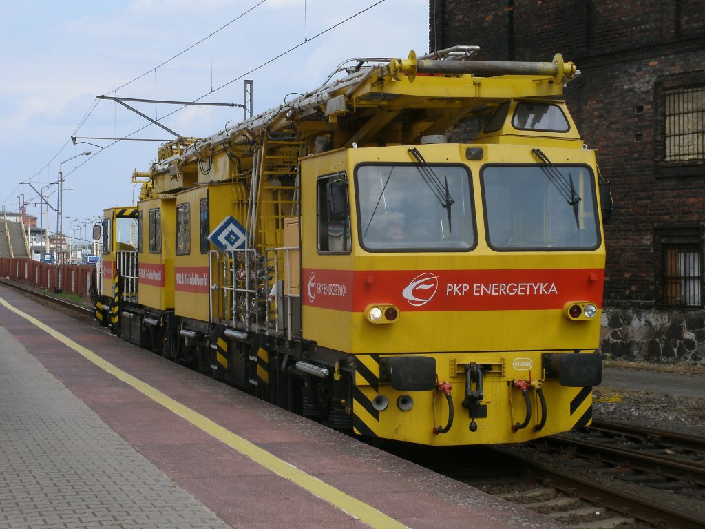 Am 14.Mai 2011 um 14:34 Uhr war fr diesen PKP-Fahrleitungstriebwagen in Szczecin Glowny noch kein Feierabend. 