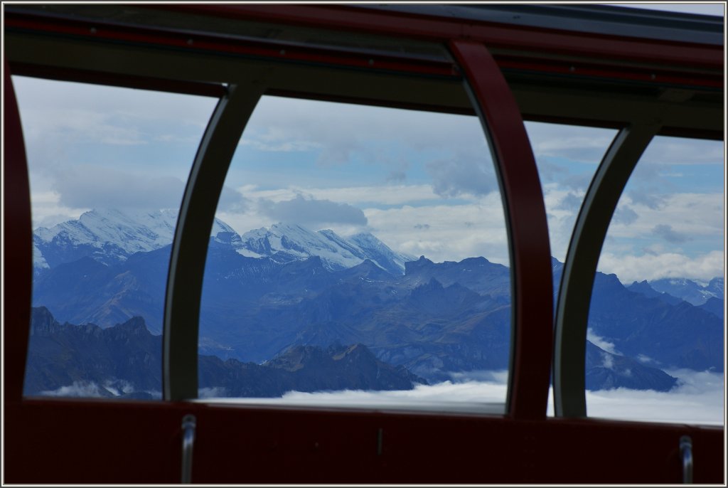Appetith�ppchen f�r n�chstes Jahr:So eindr�cklich ist die Aussicht aus den Wagen der Brienzer Rothornbahn .
(30.09.2012)