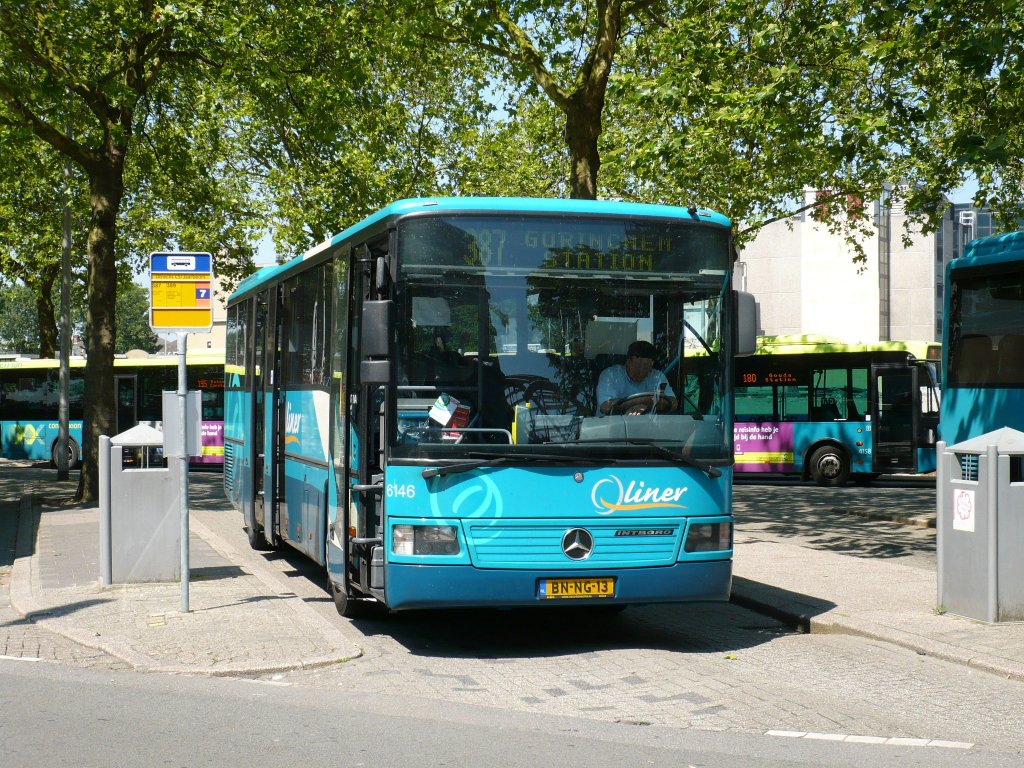 Arriva Q-Liner Bus 6146. Mercedes-Benz O550 Integro  Baujahr 2003.  Jaarbeursplein Utrecht Centraal Station 25-07-2012.