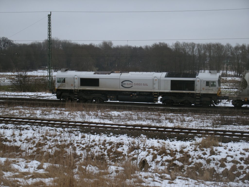 Auf der Heimfahrt,vom Arztbesuch in Stralsund,sah ich,am 26.Februar 2013,die Class 77 247 042-5 in Altef�hr stehen.