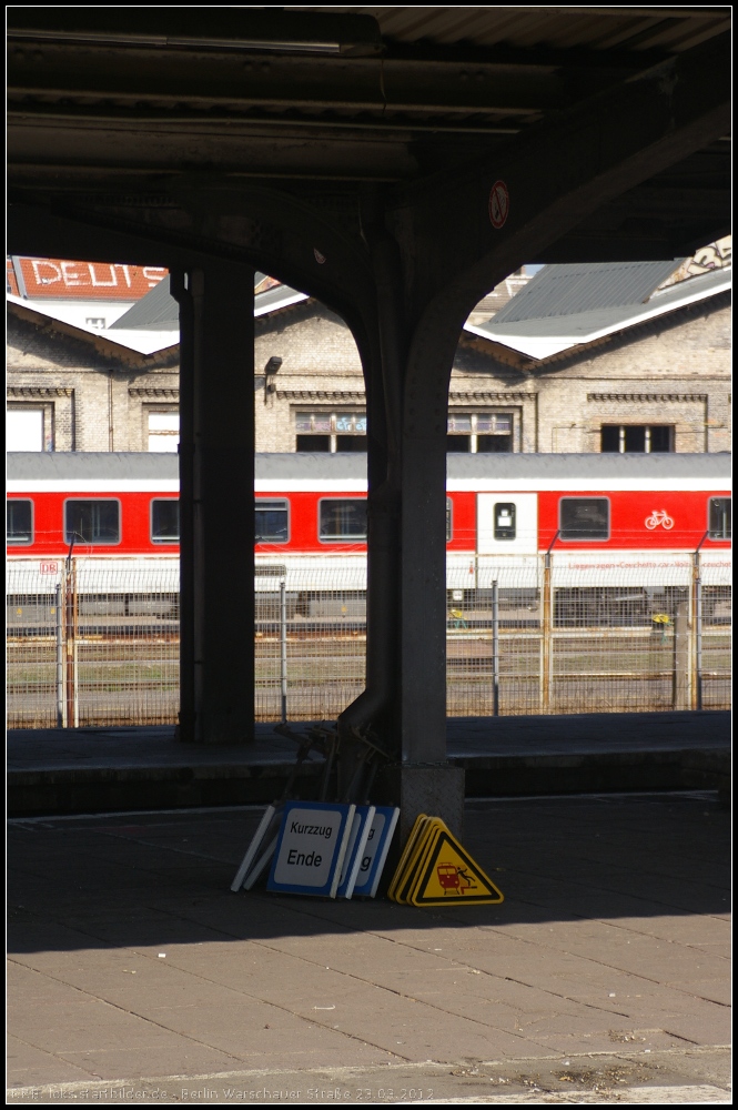 Bauarbeiten S-Bahnhof Warschauer Stra�e: Abgebaut. Bald sollen auch die Bahnsteige folgen (23.03.2012)
