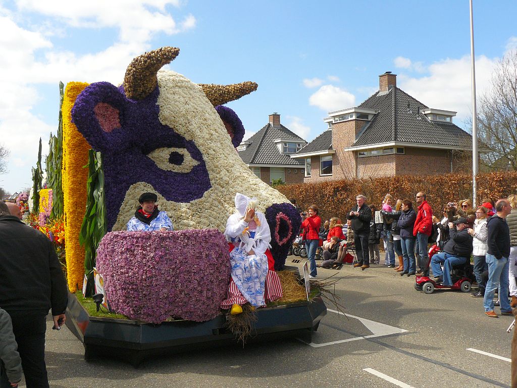 Blumenkorso 2013. Hoofdstraat, Sassenheim 20-04-2013. 

Bloemencorso 2013. Hoofdstraat, Sassenheim 20-04-2013.