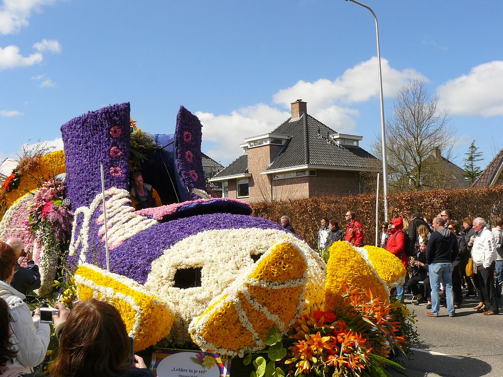 Blumenkorso 2013. Hoofdstraat, Sassenheim 20-04-2013.

Bloemencorso 2013. Hoofdstraat, Sassenheim 20-04-2013.