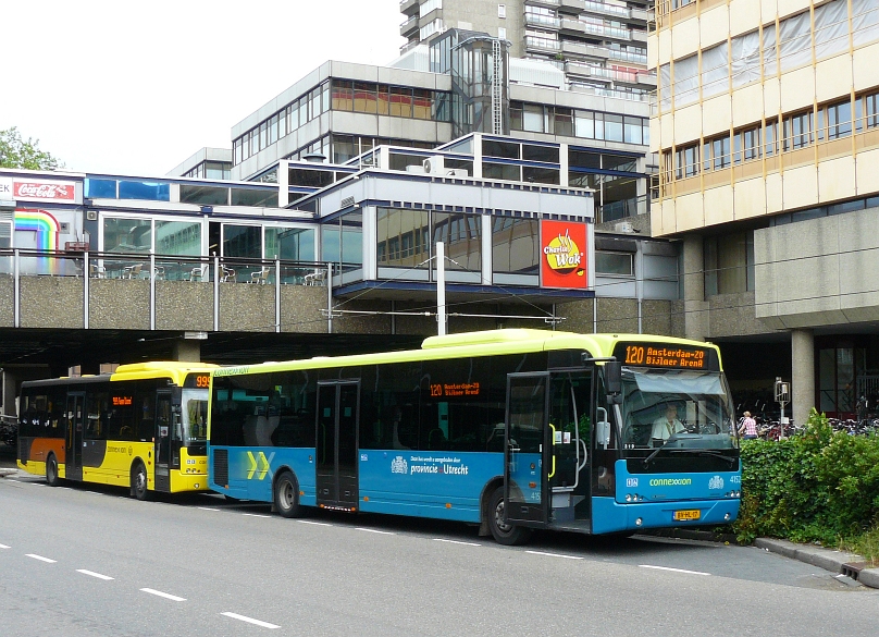 Connexxion Bus Nummer 4152 VDL Berkhof Ambassador 200 Stationsplein Utrecht 16-07-2010.