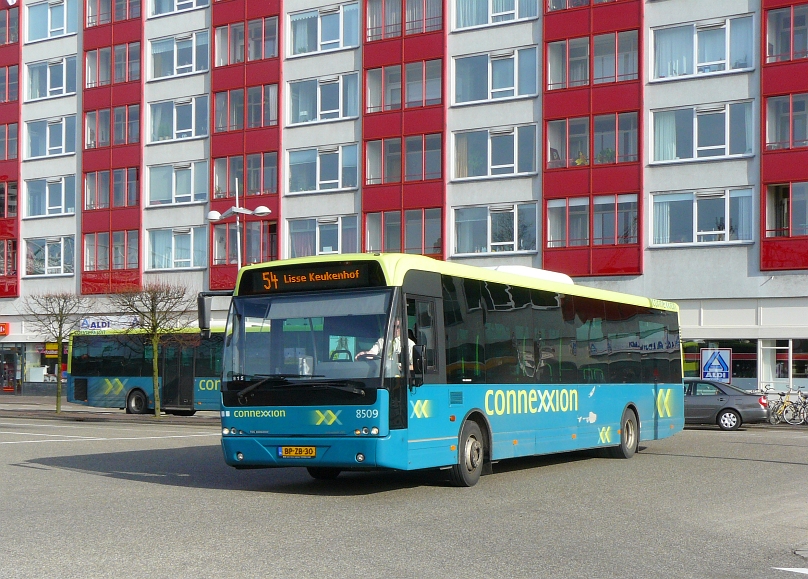 Connexxion Bus nummer 8509 Stationsplein Leiden 21-03-2010.