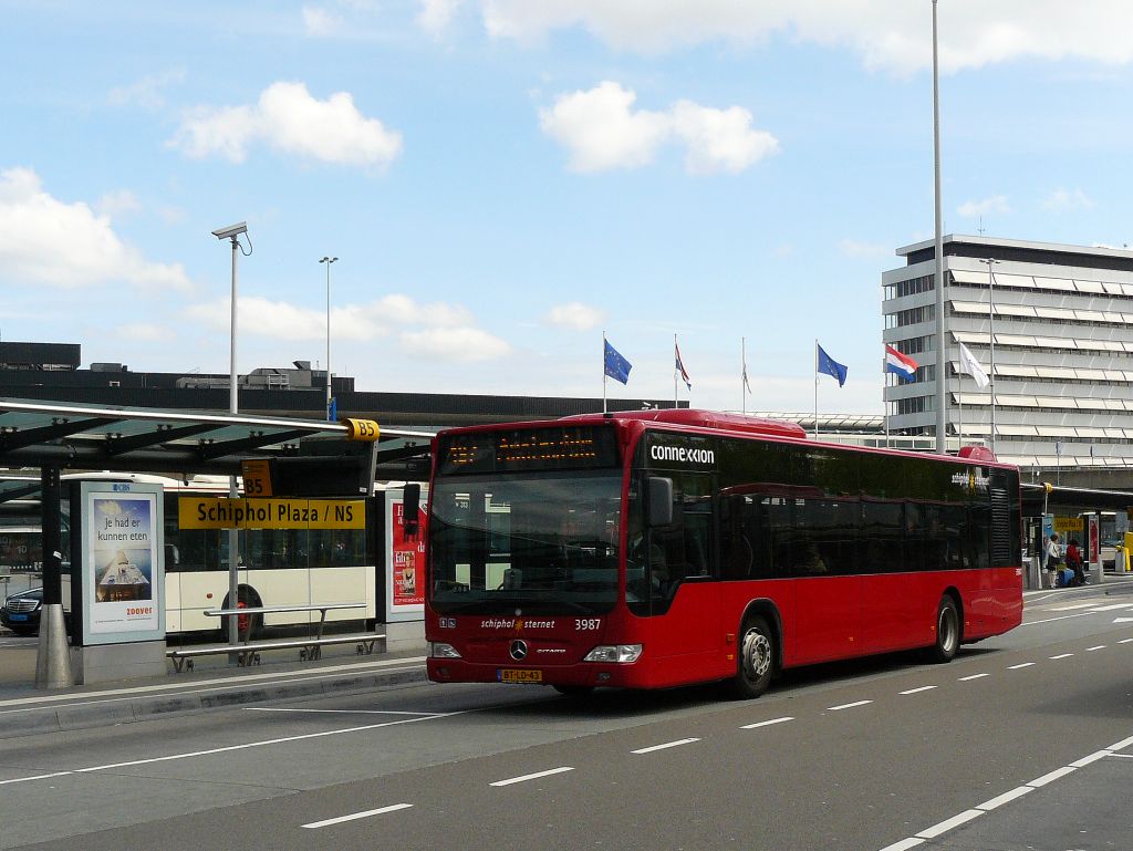 Connexxion Schiphol Sternet Bus 3987. Mercedes-Benz O530 Citaro LE Baujahr 2007. Schiphol 06-05-2012.