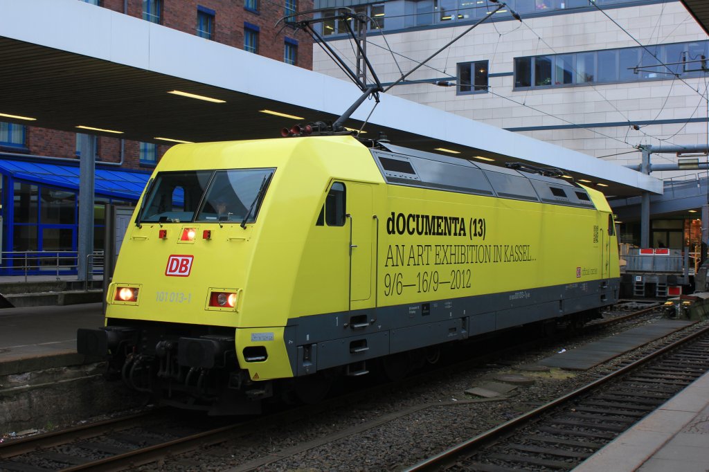 DB 101 013-1 Am 11.03.2012 in Hamburg Altona.