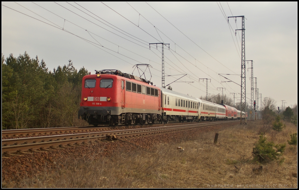 DB Fernverkehr 115 198 mit dem Pbz nach Bln.-Lichtenberg am 09.04.2013 in der Berliner Wuhlheide. Am Schluss lief 113 309 mit.