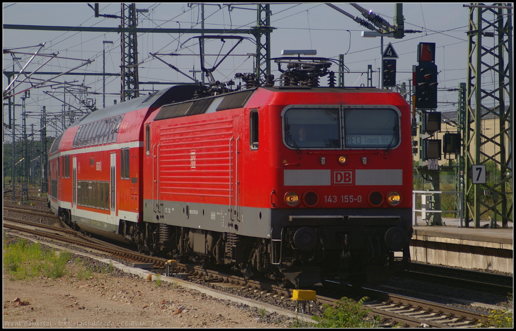 DB Regio 143 155-0 stellt die RB13 nach Leipzig Hbf am 16.07.2013 im Hauptbahnhof von Magdeburg bereit
<br><br>
- Update: ++ 10.2018 bei Fa. Bender, Opladen