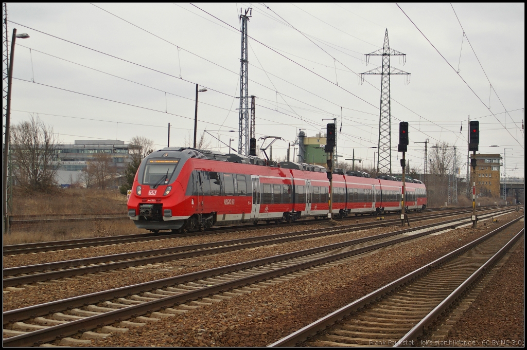 DB Regio 442 321 als RE7 W�nsdorf-Waldstadt am 03.04.2013 in Berlin Sch�nefeld Flughafen