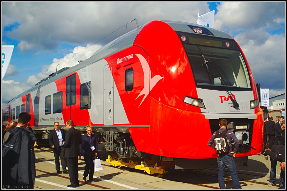 Desiro RUS, Typ Desiro ML, f�r die Russische Staatsbahn (RZD) auf der InnoTrans 2012 in Berlin. Eingestzt werden die Z�ge in Sotschi ( Latotschka , ЭС1L)