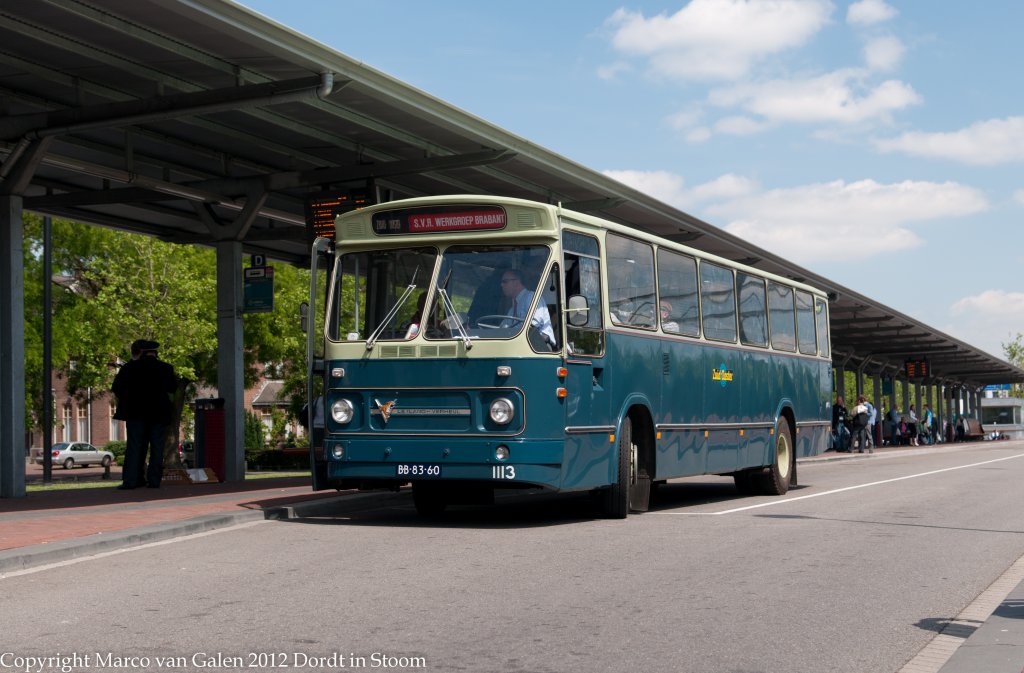 Die Leyland Verheul 1113 von firma Zuid Ooster in Busstation Dordrecht am 02 jun 2012.