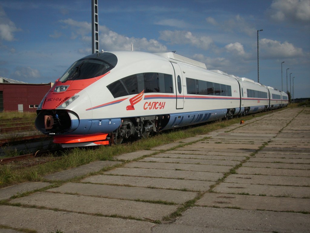 Die Verschiffung von russischen VELARO-Triebwagen ist l�ngst beendet.Am 02.September 2010 stand noch ein Triebwagen in Mukran.